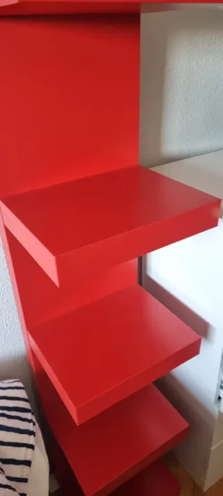 Estantería LACK Roja Ikea. Nueva.