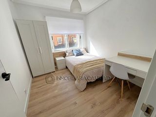 Piso en alquiler en Plaza España - Villa Pilar - Reyes Católicos - Vadillos en Burgos