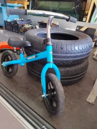 Correpasillos azul para niños