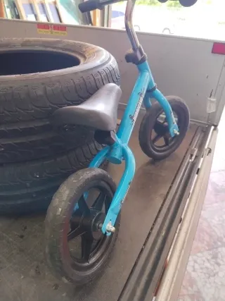 Correpasillos azul para niños