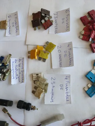 Fusibles y portafusibles varios tipos