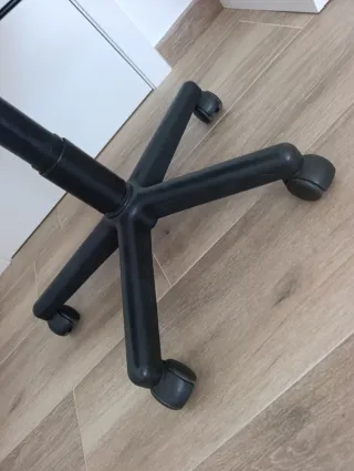 Silla de escritorio azul y negra