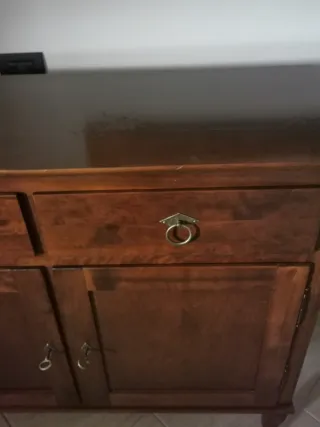 Credenza in legno marrone