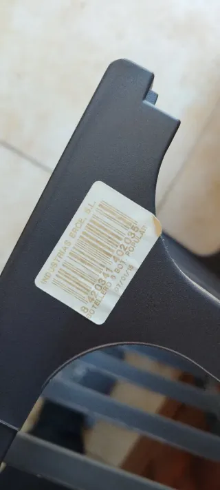 Botellero apilable plástico. 6 botellas balda.