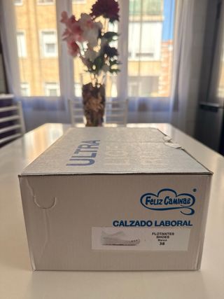 Zapatos de trabajo Blancos Nuevos 38