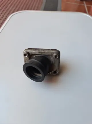 Derbi tobera admisión y caja láminas