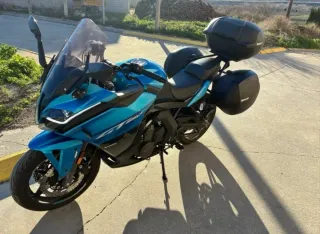 CFMOTO 650GT Azul Negra Seminueva