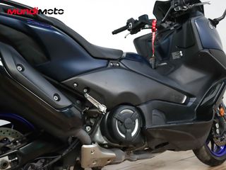 YAMAHA T-MAX 560