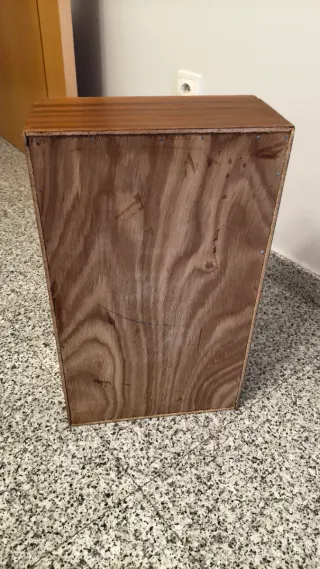 Cajón de madera con pomo