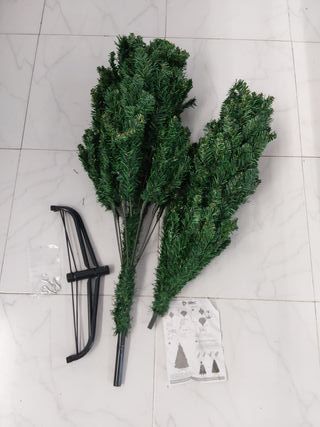 Árbol de Navidad de 150 cm con 400 Ramas, Ideal para Decorar Espacios Festivos y Crear Ambiente navideño.