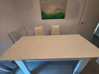 Mesa y 4 Sillas Comedor