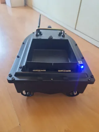 Barco cebador para pesca