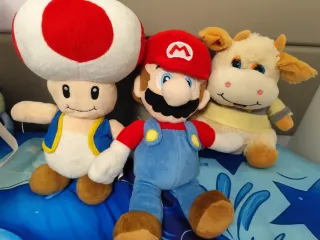 Lote Peluches Mickey, Minnie, Mario, Caillou