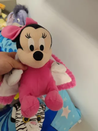 Lote Peluches Mickey, Minnie, Mario, Caillou