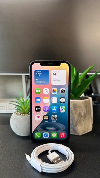 iPhone 12 64GB Negro • Batería 100% • Buen estado