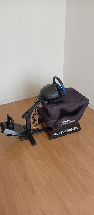 SIMULADOR PLAYSEAT Y VOLANTE LOGITECH PARA PS Y PC
