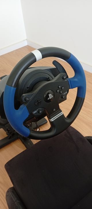 SIMULADOR PLAYSEAT Y VOLANTE LOGITECH PARA PS Y PC