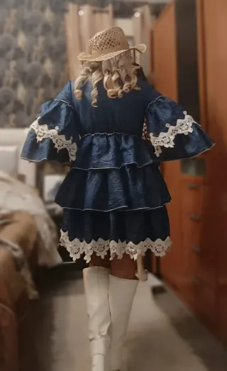 Vestido vaquero con encaje