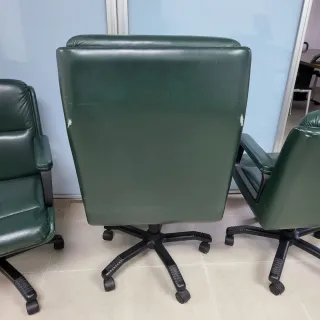 Sillas giratorias de escritorio de cuero verde