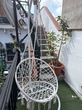 Silla colgante de tela y metal