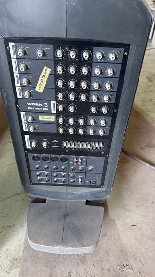 Equipo de sonido gris