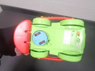 Tren de juguete infantil con bolas