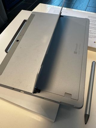 Surface Go 3 + Teclado original + lápiz