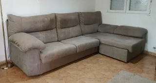 Sofá Chaise Longe gris. OPORTUNIDAD!