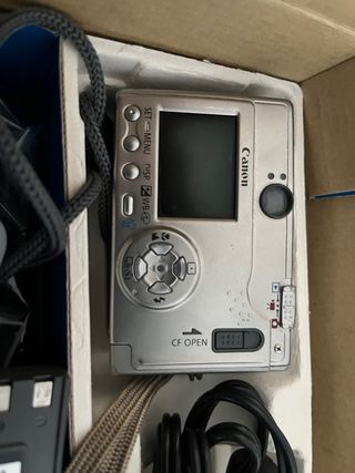 Canon IXUS V3 Cámara Digital Plata