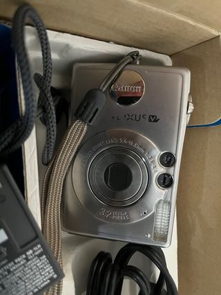 Canon IXUS V3 Cámara Digital Plata
