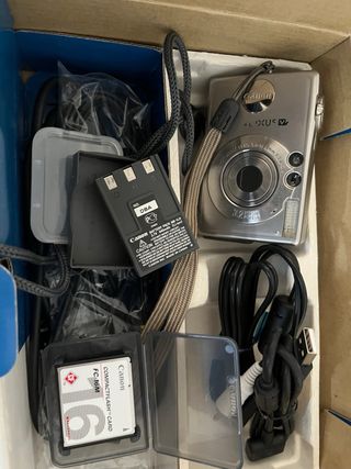 Canon IXUS V3 Cámara Digital Plata