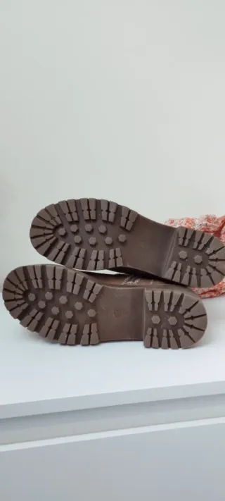 Botas de mujer marrones con hebilla