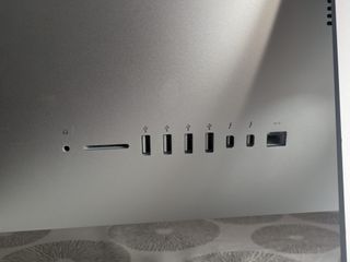 iMac 21.5 Apple (fine 2013) appena formattato