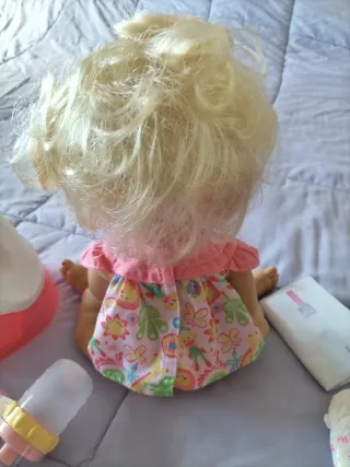 Bambola Baby Mia 2008 con accessori