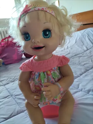 Bambola Baby Mia 2008 con accessori