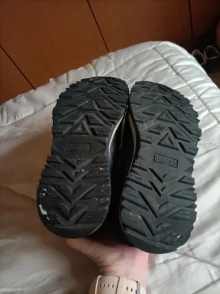 Deportivas Paredes Azul y Naranja