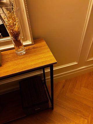 Cómoda de madera y metal