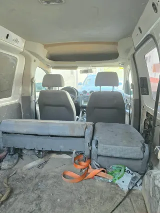 wolkswagen caddy 2009