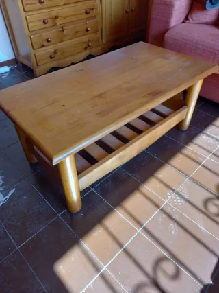 Mueble Comedor Madera Maciza incluye sofá.