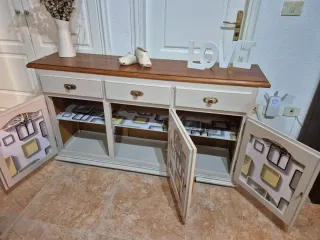 Aparador de madera renovado