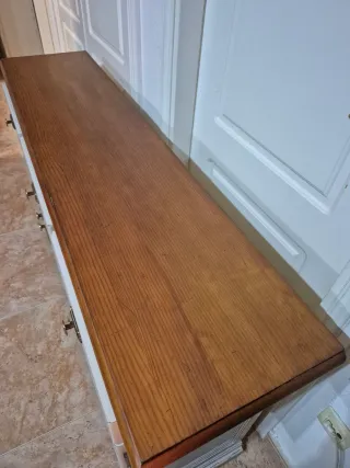 Aparador de madera renovado