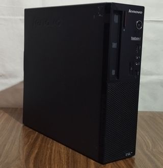 PC Bureau Lenovo ThinkCentre M700 4Go RAM 500Go HDD Windows 10 Pro Activé