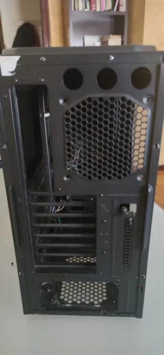 Caja PC Sólo Caja Gamers CM Storm