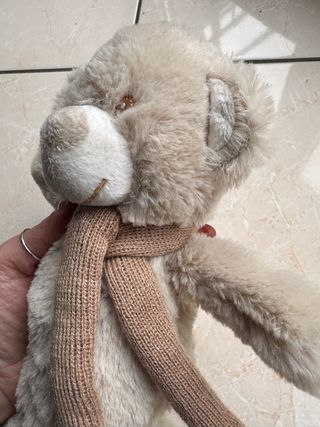 Orsetto peluche morbido con sciarpa