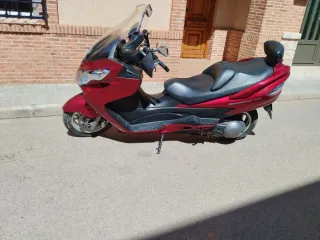 Suzuki Burgman 400 Granate