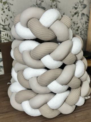 Trenza decorativa beige y blanca