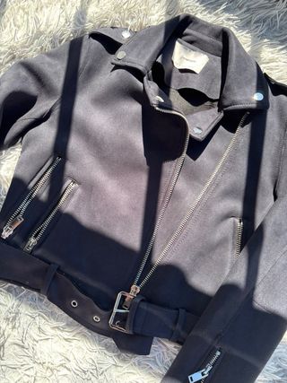 Cazadora Stradivarius Negra