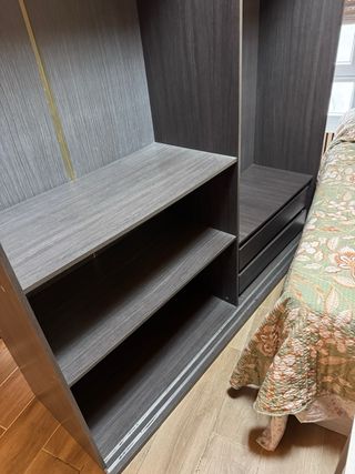 Armario puertas correderas madera y cristal