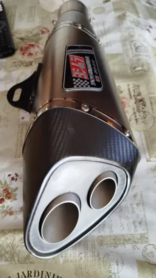 Escape Yoshimura R11 Doble Salida