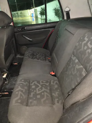 Volkswagen Golf 2000